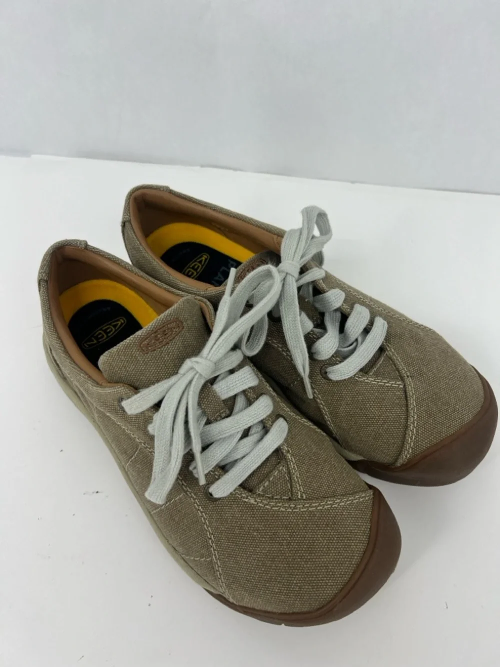 KEEN Presidio Canvas Casual Shoes - like new - Picture 3 of 13